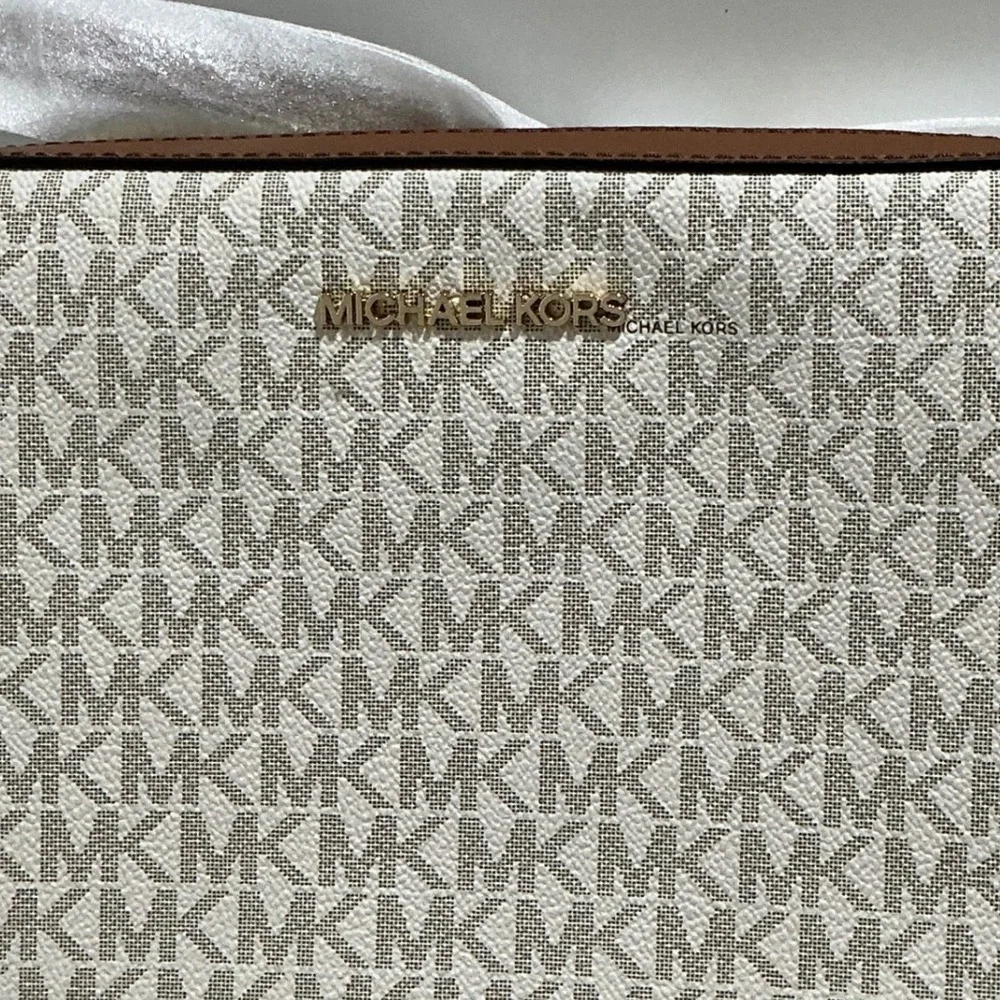 Michael Kors Jet Set Large East West Crossbody Bag Vanilla Acorn Logo 35F8GTTC3B
